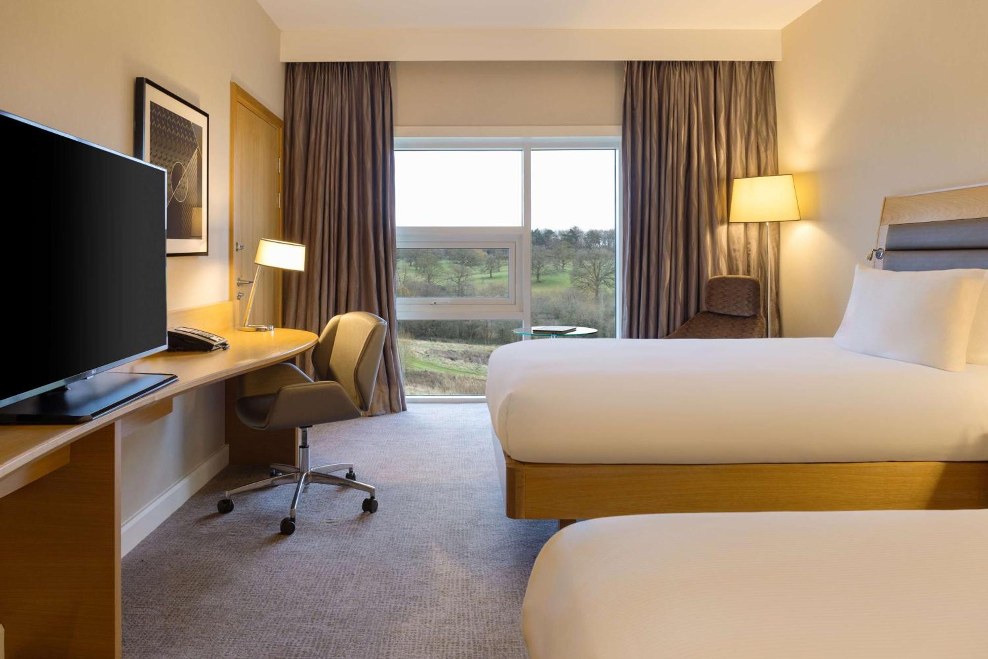 Hotel Hilton At St George'S Park Burton-upon-Trent Exterior foto