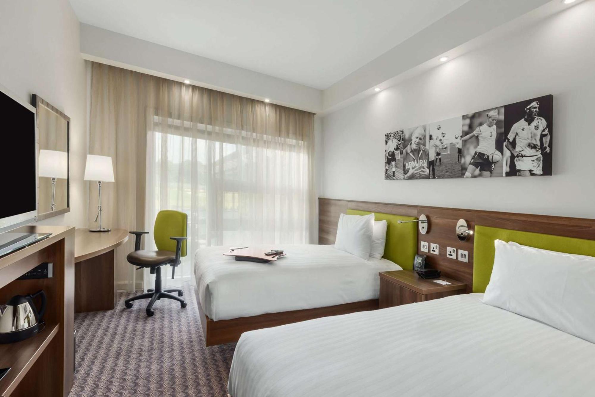 Hotel Hilton At St George'S Park Burton-upon-Trent Exterior foto
